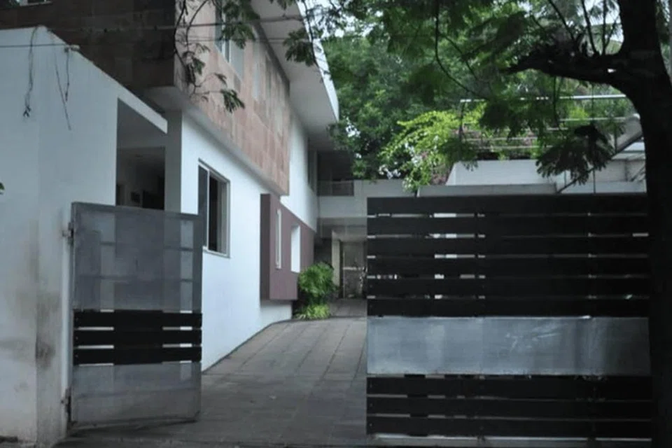 தமிழக முதல்வர் ஸ்டாலின், சென்னை ஆழ்வார்பேட்டை பகுதியில் உள்ள சித்தரஞ்சன் சாலையில் வசித்து வருகிறார்.
