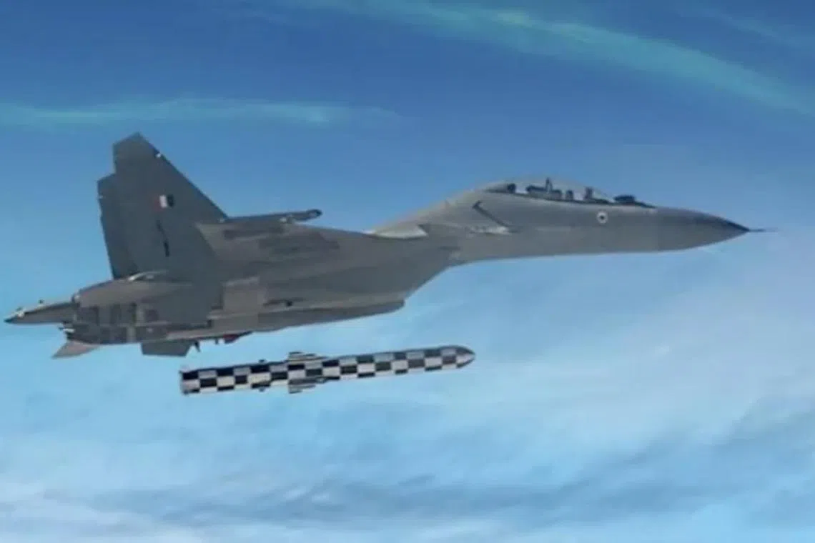 பாகிஸ்தானின் விமானங்களை வீழ்த்தியதாகக் கூறும் இந்தியா: ஆதரிக்கும் அனைத்துலக நிபுணர்