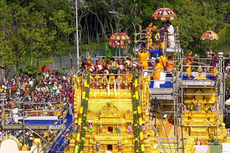 ஸ்ரீ மஹா மாரியம்மன் ஆலயத்தின் திருக்குடமுழுக்கு விழா வியாழக்கிழமை (ஜூன் 18) பக்திவெள்ளத்திற்கு இடையே சிறப்பாக நடைபெற்றது.