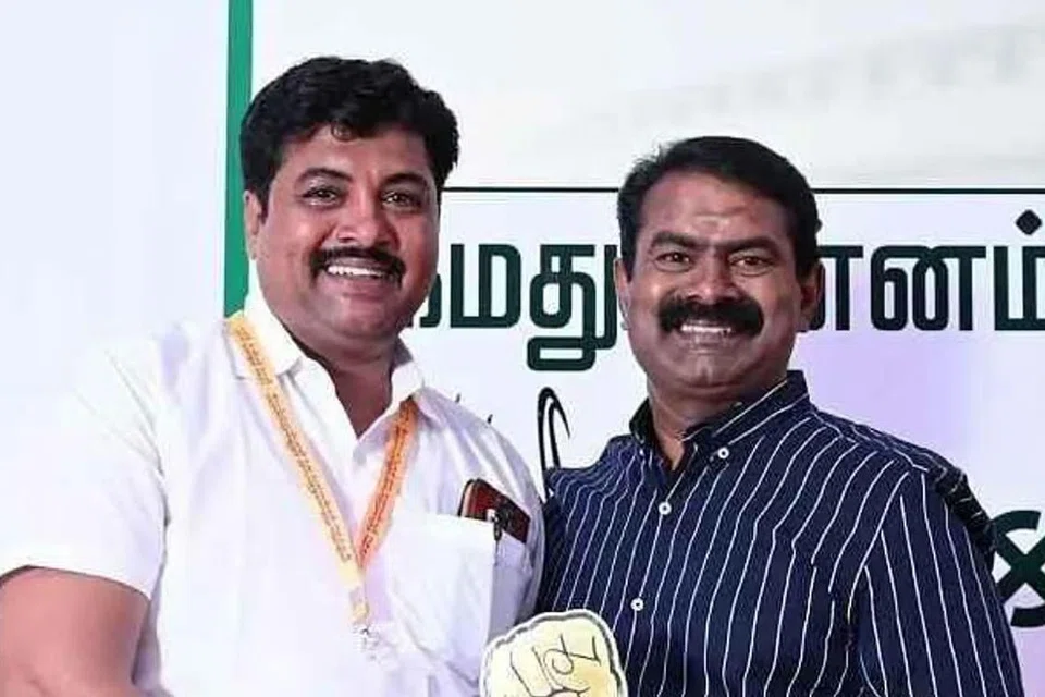 சீமானுடன் (இடது) தமிழரசன்.
