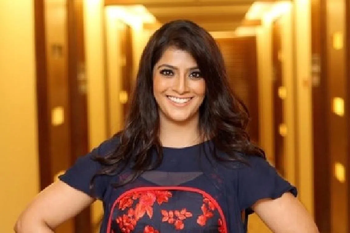 ஹாலிவுட்டில் அறிமுகமாகும் வரலட்சுமி சரத்குமார்