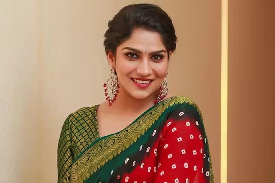 நடிகை சுவாசிகா.