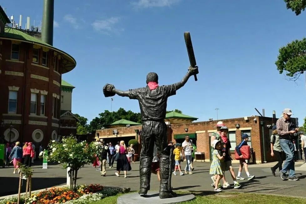 சிட்னி ‘ஆஷஸ் டெஸ்ட்’: பாதுகாப்பை வலுப்படுத்திய ஆஸ்திரேலியா