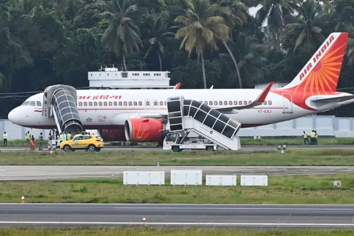 ஏர் இந்தியா விமானம் ‘கடத்தல்’; மும்பை விமான நிலையத்தில் முழு அவசரநிலை