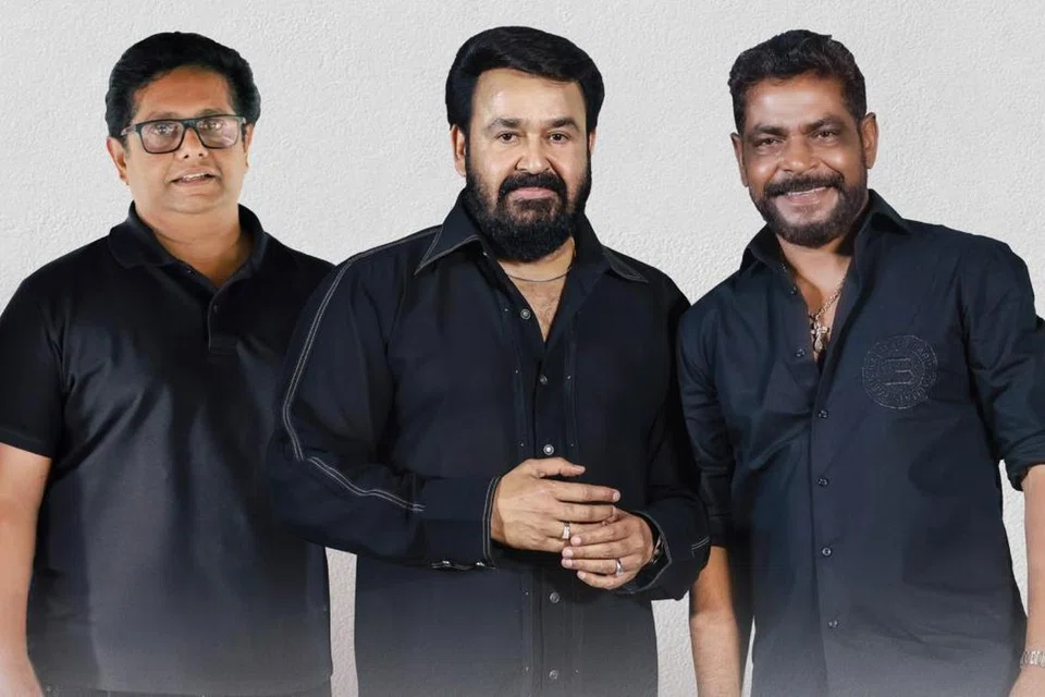 ஜீத்து ஜோசப், ஆண்டனி பெரும்பாவூருடன் தான் இருக்கும் படத்தை வெளியிட்டார் மோகன்லால்.