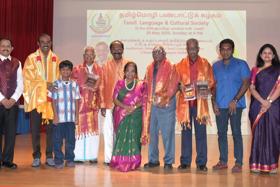‘கம்பனும் வைணவமும்’ நூல் அறிமுக விழாவில் பங்கேற்ற பேராளர்கள்.