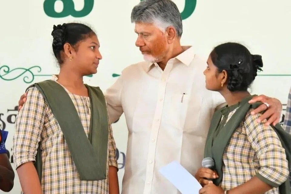 சிறகாகுளம் மாவட்டம் நரசான்னபேட்டையில் நடைபெற்ற பொதுக்கூட்டத்தில் பேசிய ஆந்திரப் பிரதேச முதல்வர் சந்திரபாபு நாயுடு, மக்கள் தொகை சமநிலையைப் பேண 2.1 என்ற பிறப்பு விகிதத்தை பராமரிப்பது அவசியம் என்றார்.
