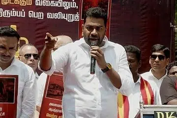 திமுக குடும்பம் ரஜினிகாந்துக்கு பல மிரட்டல்களைக் கொடுத்து அரசியலுக்கு வரவிடாமல் பார்த்துக் கொண்டது என்று சென்னையில் ஆதவ் அர்ஜுனா பேசியுள்ளார்.