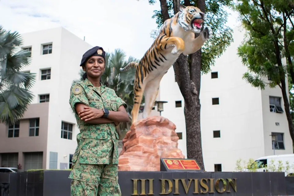 சீருடையில்  இரண்டாம் சார்ஜண்ட் வினிதா ஏரியல், 27.