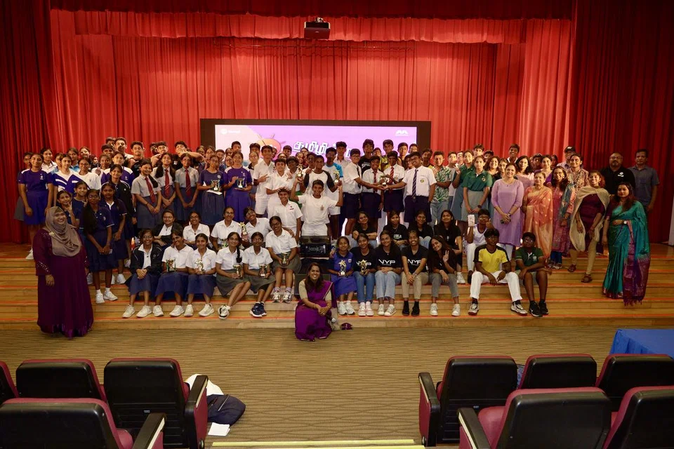 நிகழ்ச்சியில் பங்கேற்ற மாணவர்கள்.