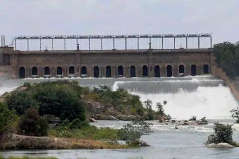 காவிரி நதி நீரைப் பொறுத்தவரை கர்நாடகம், தமிழகத்துக்கு உரிய பங்கை முறைப்படி வழங்குவதில்லை என்ற குற்றச்சாட்டு உள்ளது.