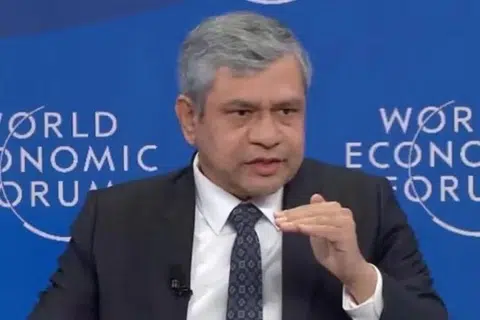 அஸ்வினி வைஷ்ணவ்.