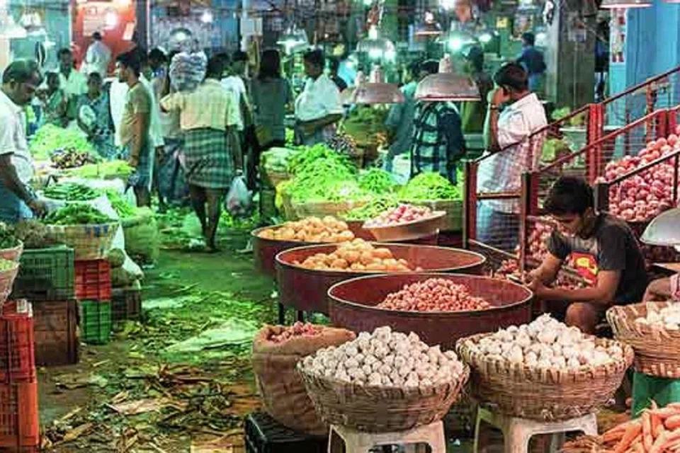 சென்னை கோயம்பேடு காய்கறி சந்தை. 