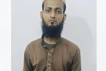 அதிகாரிகள் வெளியிட்ட தகவலின்படி துஃபாயில் என்ற ஆடவர் பாகிஸ்தானில் உள்ளோருடன் தொடர்பில் இருந்தது கண்டறியப்பட்டது.