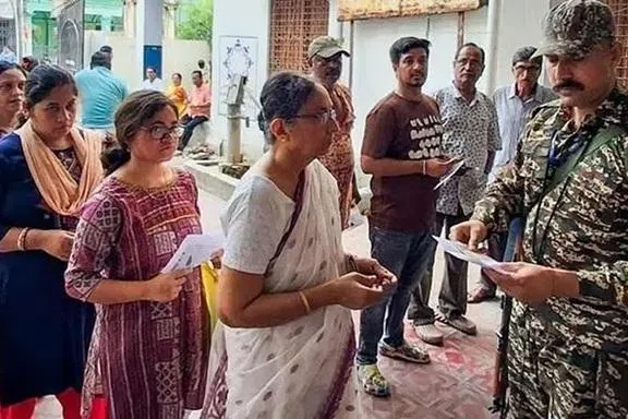 முறைகேடு புகார்: மேற்கு வங்கத்தின் பால்டா தொகுதியில் மறுதேர்தல்