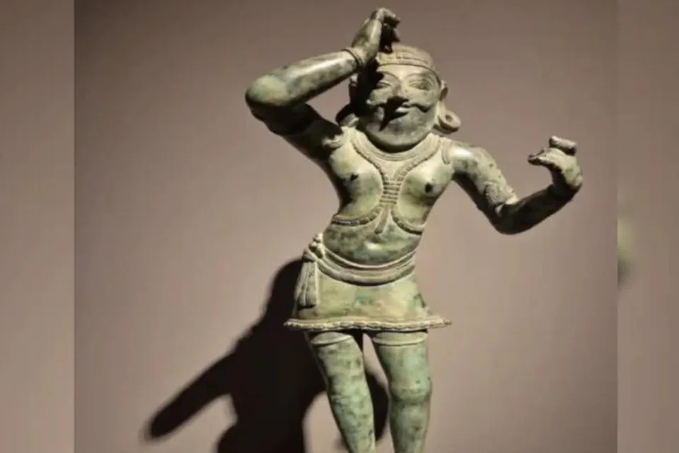 நெதர்லாந்தின் நுண்கலைக் கண்காட்சியில், தமிழகத்திலிருந்து கடத்திச் செல்லப்பட்ட கண்ணப்ப நாயனார் உலோகச் சிலை ஏலம்விட இருப்பதைத் தமிழகச் சிலைக் கடத்தல் தடுப்புப் பிரிவு கண்டறிந்தது.