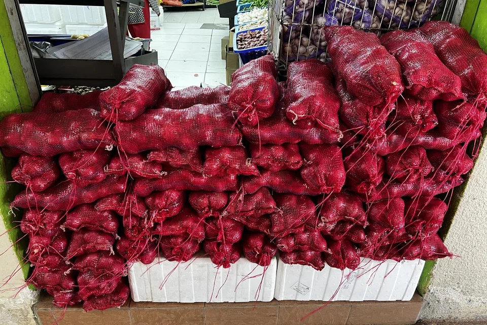லிட்டில் இந்தியாவில் சில வாரங்களில் வெங்காய விலை குறையலாம் என்கின்றனர் கடைக்காரர்கள்.