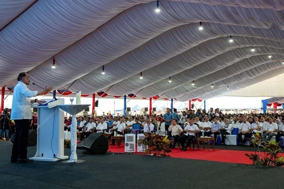 பொந்தியான் மருத்துவமனை மற்றும் ரக்யாட் மடானி விழாவில் கூடுதல் கட்டடத்திற்கான அடிக்கல் நாட்டு விழாவில் பிரதமர் அன்வார் இப்ராகிம் பேசினார்.