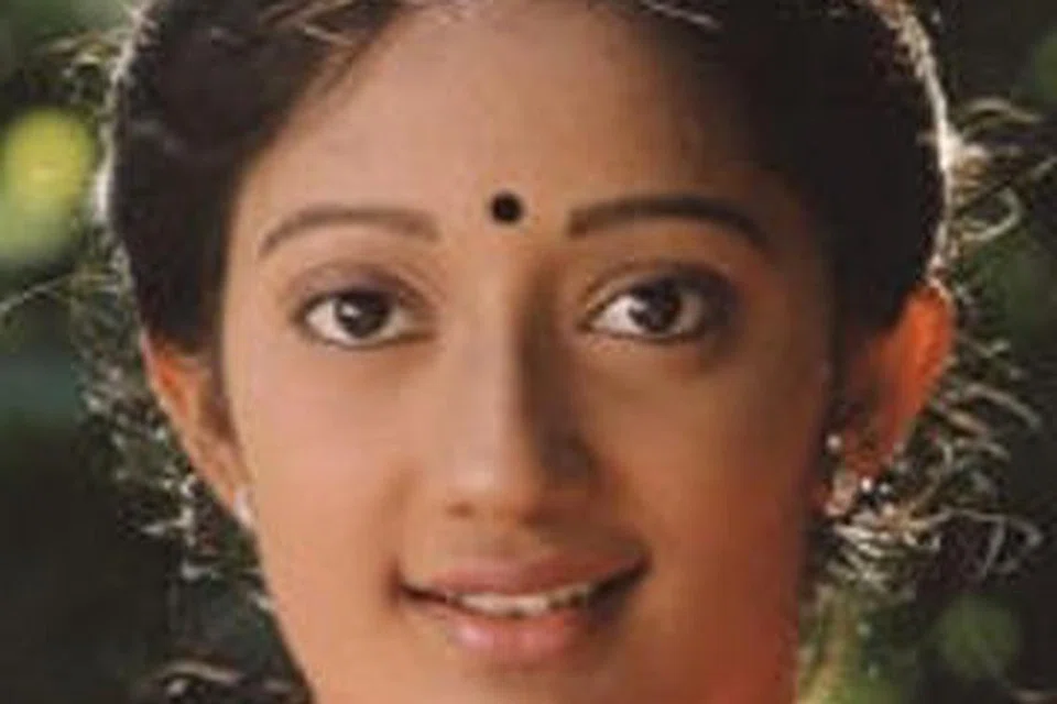 நடிகை கனகா.