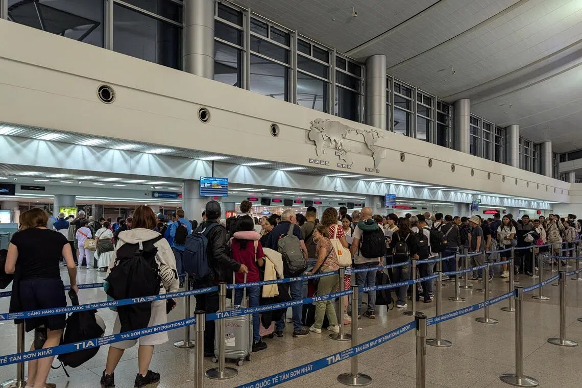 வருகையாளர் அட்டைச் சமர்ப்பிப்பு நடைமுறை வியட்னாமில் அமலாக்கம்