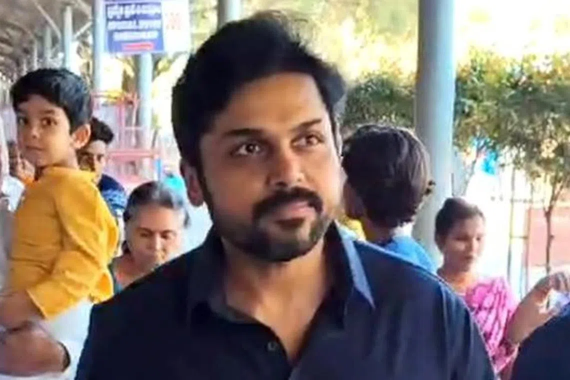 திருப்பதியில் குடும்பத்துடன் வழிபாடு செய்த ‘வாத்தியார்’