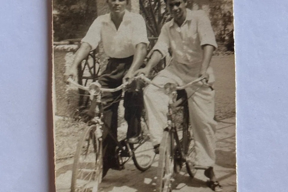 கால்நூற்றாண்டுக்குமேல் சிங்கப்பூரில் வாழ்ந்து மறைந்த தாத்தாவின் நினைவுகளை ஏடாக நூற்க சிங்கப்பூருக்கு வந்திருக்கிறார் திரு முத்துக்கிருஷ்ணன்.