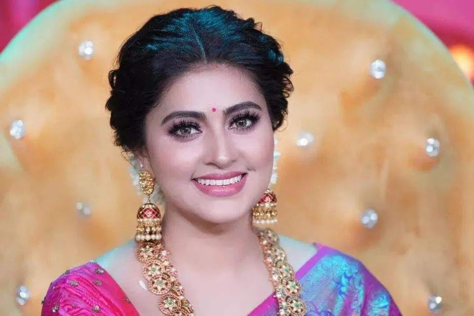 சினேகா.