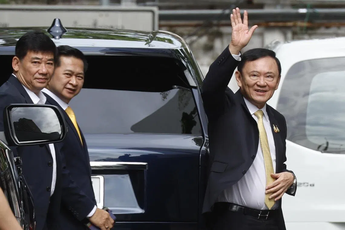 மன்னரை இழிவுபடுத்திய வழக்கில் விடுதலை: தக்சின் 