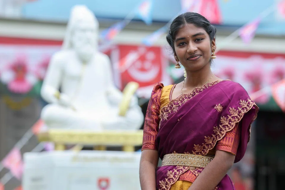 உமறுப்புலவர் தமிழ்மொழி நிலையத்தின் உயரிய உன்னத விருதை இவ்வாண்டு பெற்ற முருகன் ருபிகா, 18.