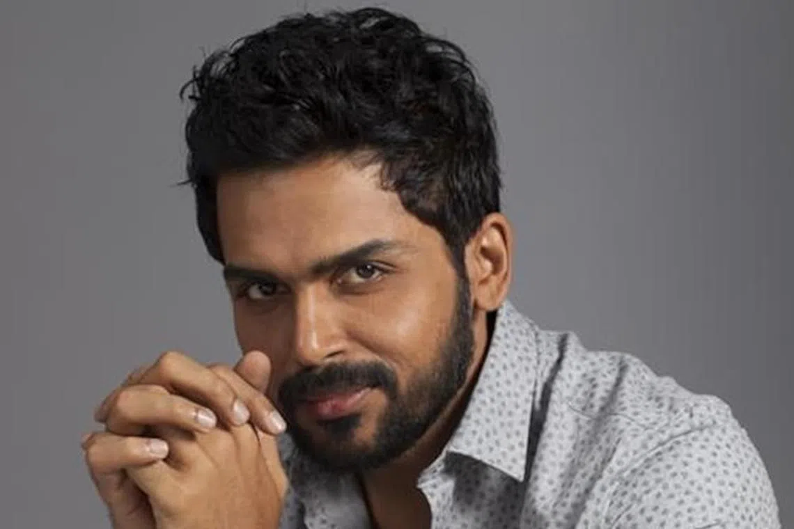 கதை கேட்கும் வழக்கத்தைக் கைவிடாத கார்த்தி