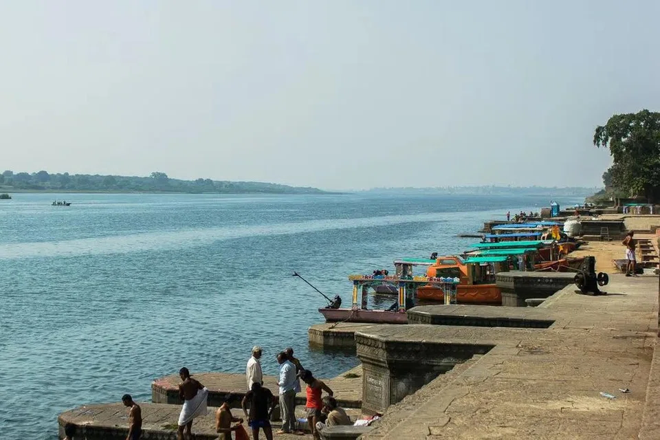 நர்மதை ஆற்றங்கரையோரம்.