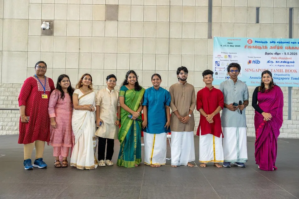சிங்கப்பூர்த் தமிழ் எழுத்தாளர் கழக இளையர் குழு.