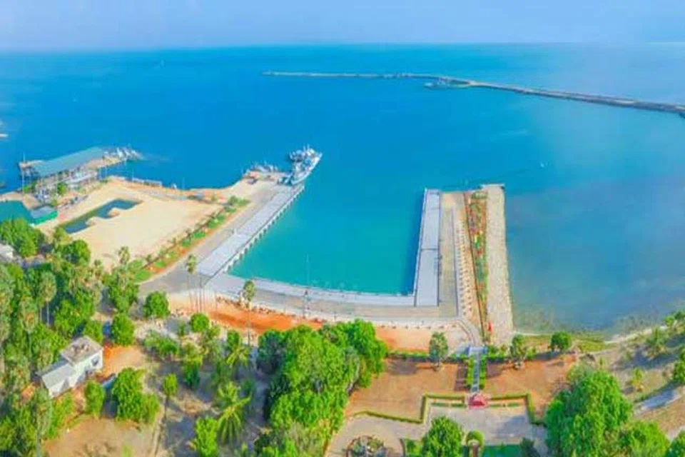 காங்கேசன்துறை துறைமுகம்.