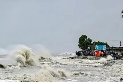 தத்தளிக்கும் தெலுங்கானா; புயல் கடந்தாலும் மழை விடவில்லை