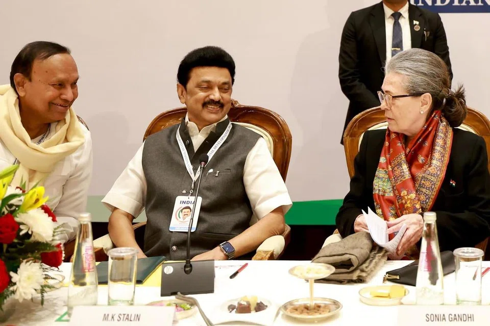 2024 மக்களவைத் தேர்தலில் தமிழகத் தொகுதிகளில் இண்டியா கூட்டணி மாபெரும் வெற்றிபெரும் என்று இந்தியா டுடே கருத்துக் கணிப்பின் முடிவுகள் தெரிவிக்கின்றன.