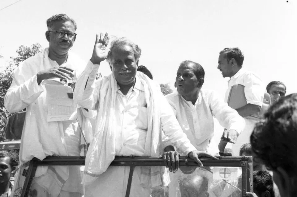 தேர்தல் பிரசாரத்தில் அண்ணாதுரை.