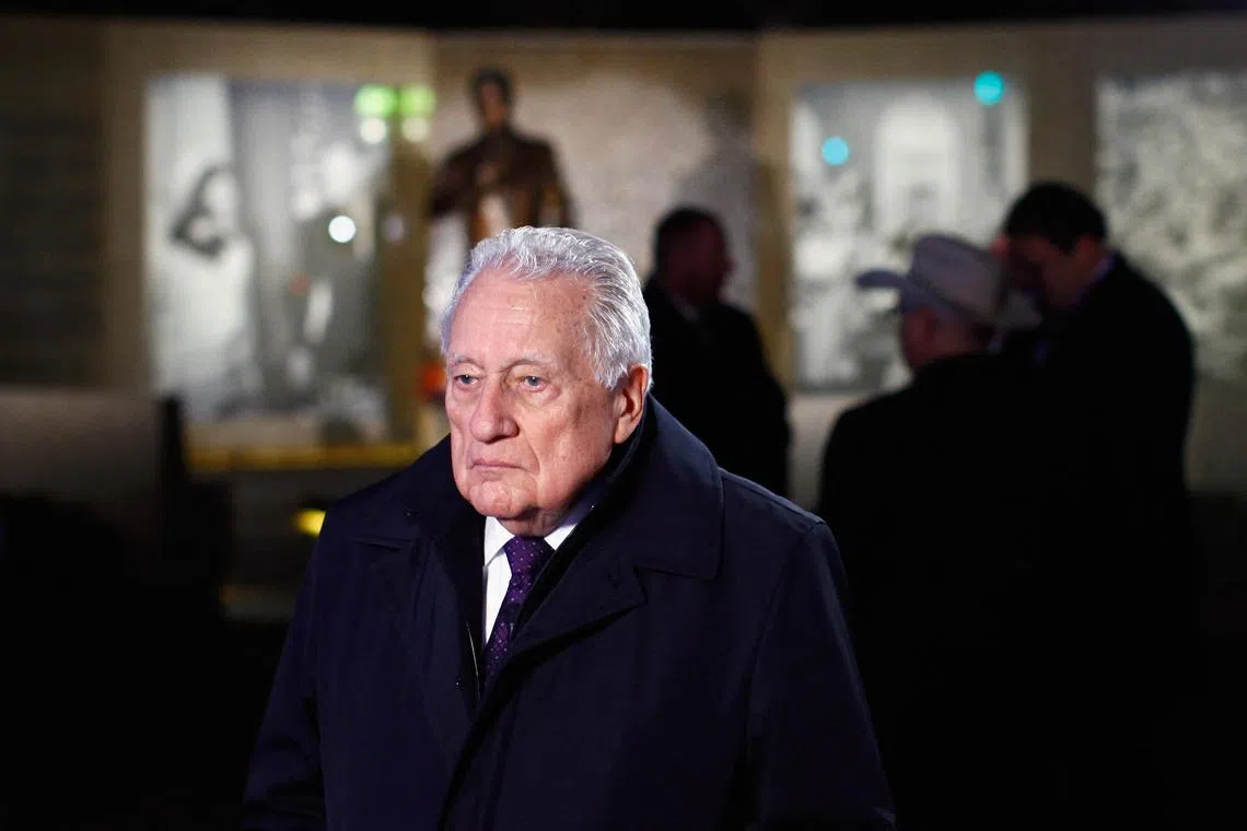 கென்னடியின் ‘கவசம்’ காலமானார்