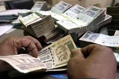 நூறு கோடி ரூபாய்க்கும் மேல் வருமானம் ஈட்டிய 576 இந்தியக் குடிமக்கள்