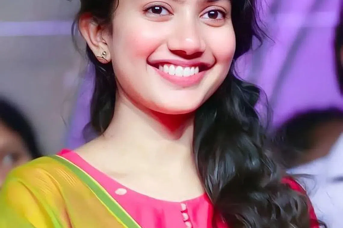 அமீர்கானின் மகனுடன் ஜோடி சேரும் சாய் பல்லவி