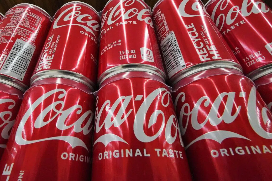 அலுமினிய விலை அதிகரித்தால் அதிக பிளாஸ்டிக் போத்தல்களை பயன்படுத்துவோம்: கொக்கோ கோலா 