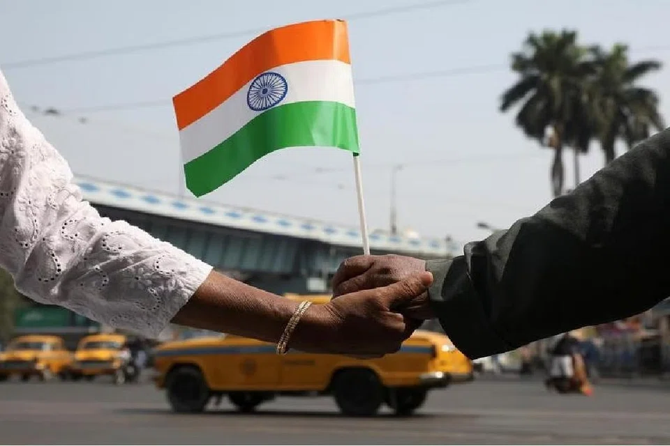 14 பேருக்கு  மே 15ஆம் தேதியன்று இந்தியக் குடியுரிமை வழங்கப்பட்டதாக இந்திய உள்துறை அமைச்சு கூறியது.
அவர்களது அடையாளத்தை அது வெளியிடவில்லை.