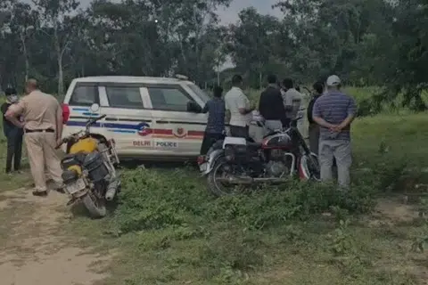 சம்பவ இடத்தில் காணப்பட்ட காவல்துறையினர்.