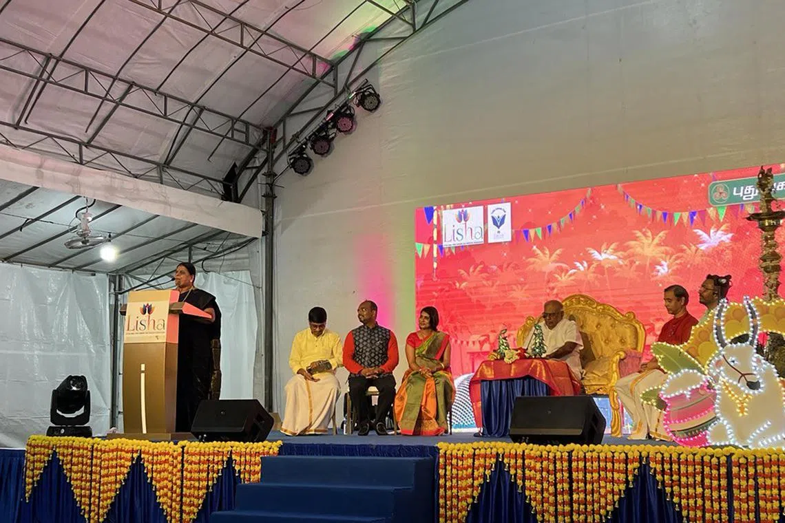 பொங்கல் திருவிழாவையொட்டி இலக்கியப் பட்டிமன்றம்