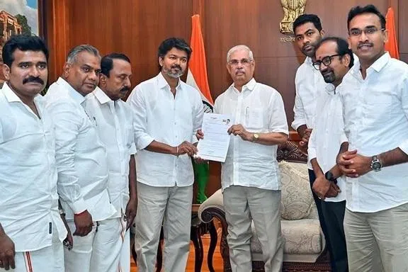 இரண்டாவது முறையாகச் சந்தித்த விஜய்: கேள்விகளை அடுக்கிய ஆளுநர்
