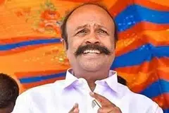 அமைச்சர் பெரியகருப்பன்.
