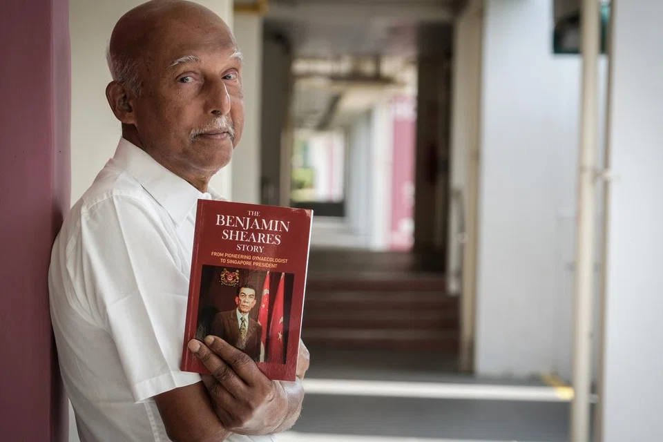 முன்னாள் செய்தியாளரான கே.சி. விஜயன், ‘த பெஞ்சமின் ஷியர்ஸ் ஸ்டோரி’ என்ற புத்தகத்தை மூன்று ஆண்டுகளில் எழுதி முடித்தார்.