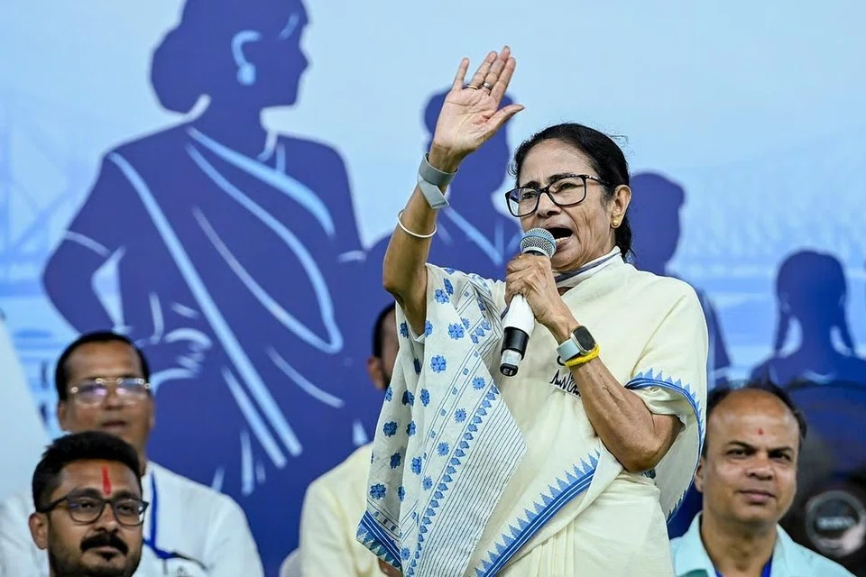 ஏப்ரல் 6ஆம் தேதி திங்கட்கிழமை நாடியாவில் நடைபெற்ற பொதுக்கூட்டத்தில் மேற்கு வங்க முதலமைச்சர் மம்தா பானர்ஜி உரையாற்றினார்.