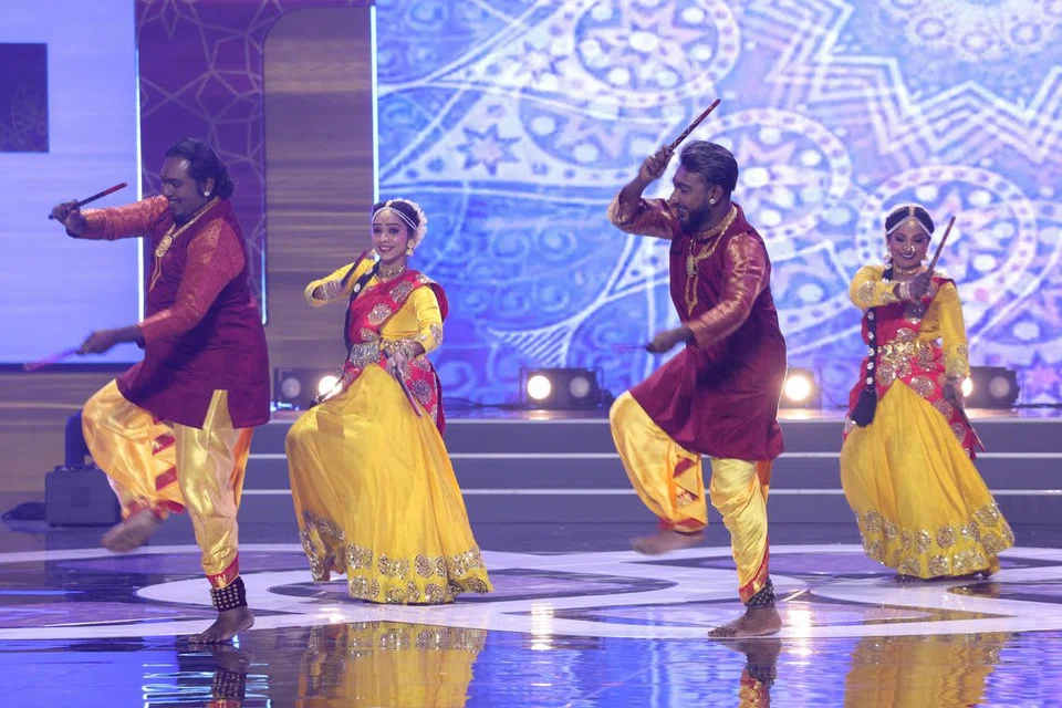 ‘மணிமாறன் கிரியேஷன்ஸ்’ அமைப்பின் ‘குறளோடு கோலாட்டம்’ நடன நிகழ்ச்சியும் தொடக்‌கவிழாவில் நடைபெற்றது.