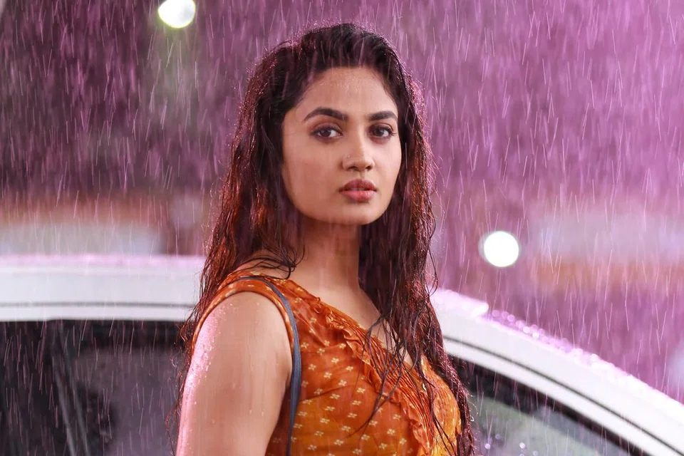  தேஜு அஸ்வினி.