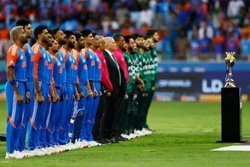 இந்தியா, பாகிஸ்தான் மோதவிருக்கும் போட்டியைக் காண ரசிகர்கள் ஆவலுடன் எதிர்பார்த்துக் காத்திருக்கிறார்கள்.